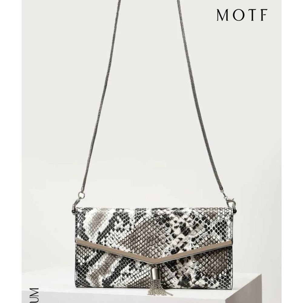 3/$15 MOTF Premium Snakeskin Over the Shoulder Clutch - Picture 8 of 8